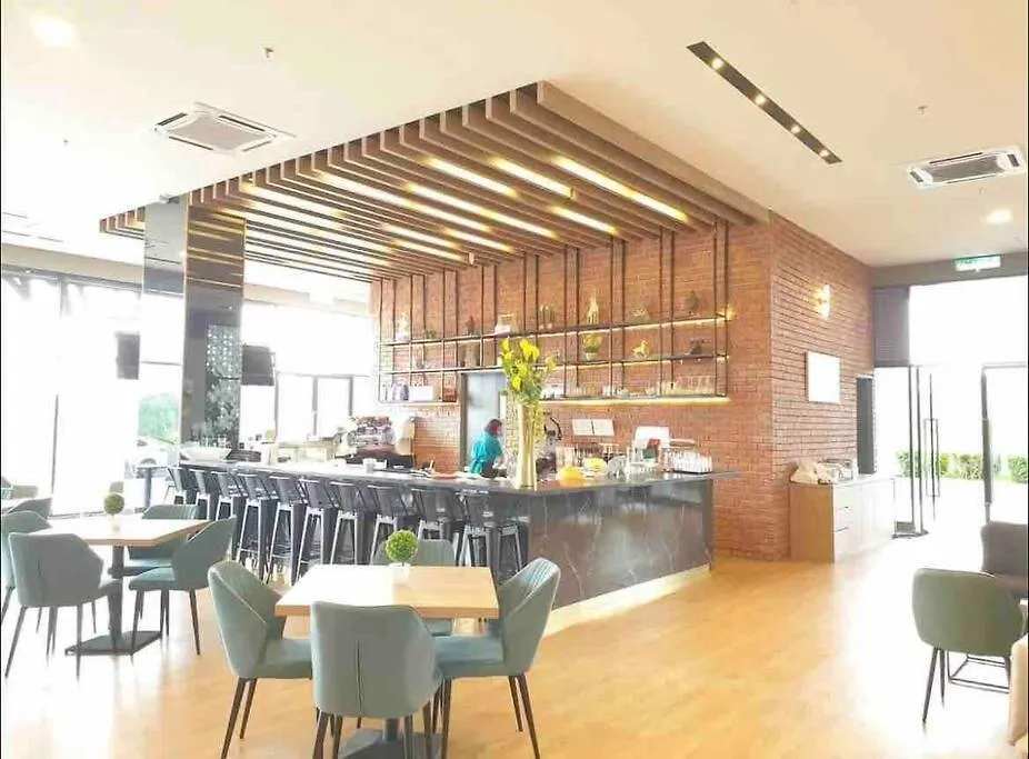 {20% Off} Bs Xiamen @ Klia Studio Netflix Sepang
